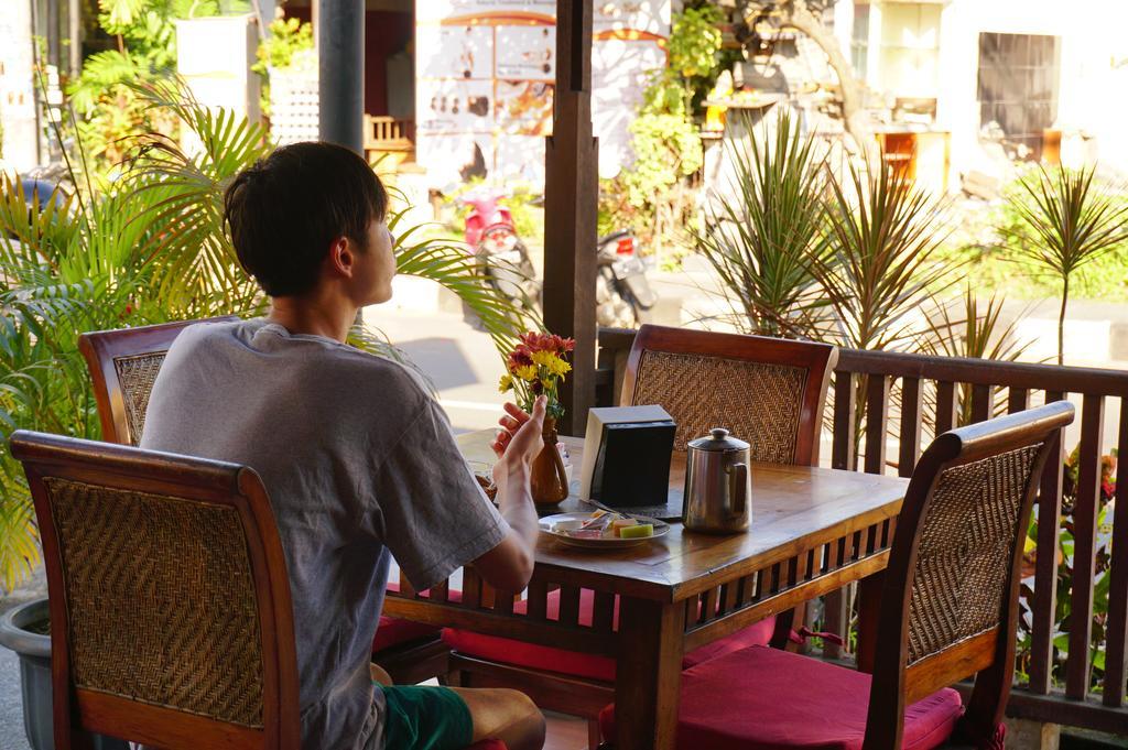 Yulia 2 Homestay Sanur المظهر الخارجي الصورة