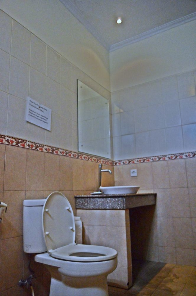 Yulia 2 Homestay Sanur المظهر الخارجي الصورة